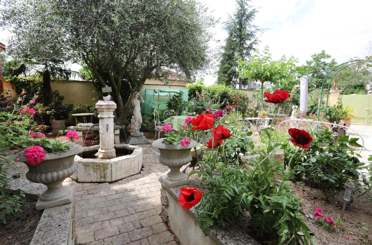 Maison D'Hotes Et Roulotte" Le 6 Bis" Romans-sur-Isere Luaran gambar