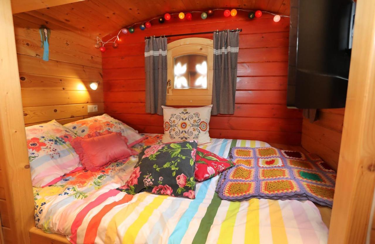 Maison D'Hotes Et Roulotte" Le 6 Bis" Romans-sur-Isere Luaran gambar