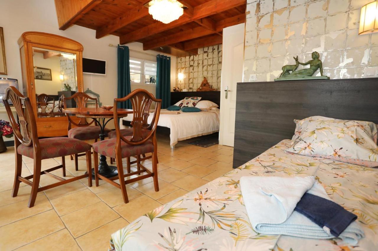 Maison D'Hotes Et Roulotte" Le 6 Bis" Romans-sur-Isere Luaran gambar