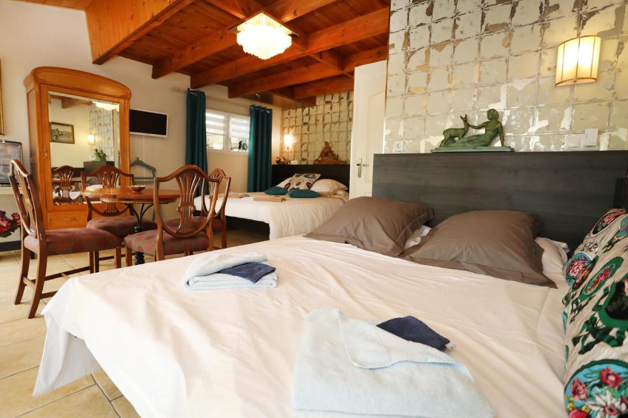 Maison D'Hotes Et Roulotte" Le 6 Bis" Romans-sur-Isere Luaran gambar