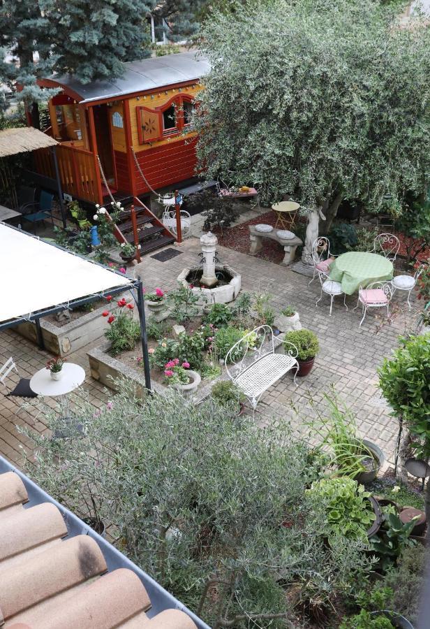 Maison D'Hotes Et Roulotte" Le 6 Bis" Romans-sur-Isere Luaran gambar
